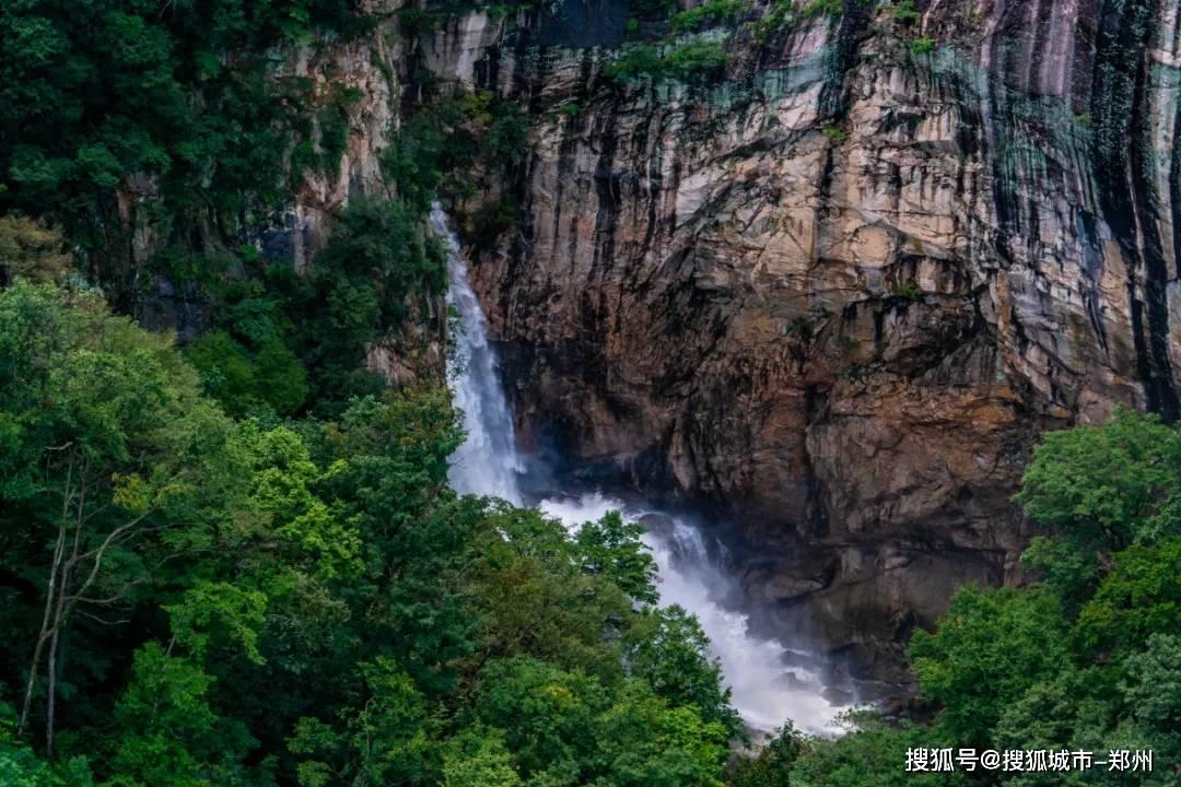 探索冷知识,尽在摄影教程:单反相机的光圈是什么,光圈的作用与原理,怎么去调整!